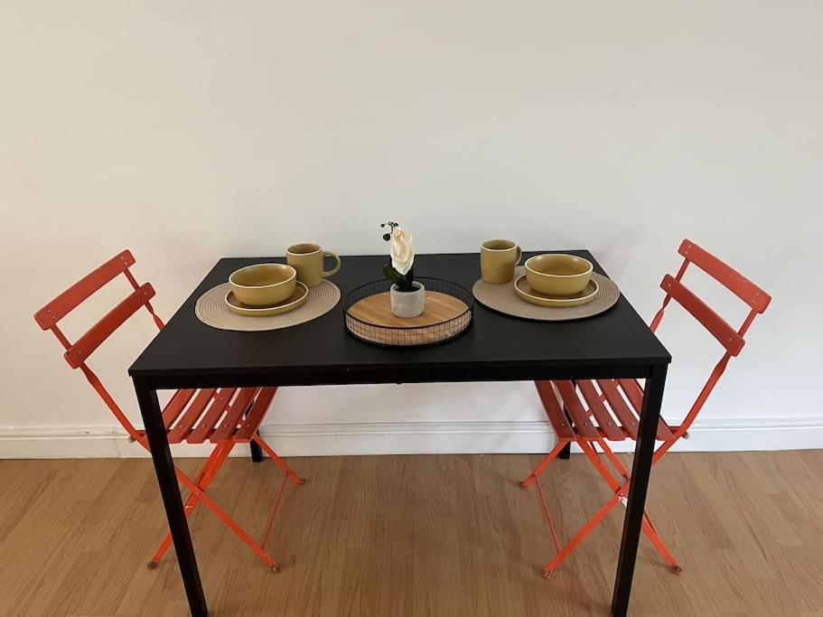 3 Bedrooms Flat Crystal Palace Appartamento Londra